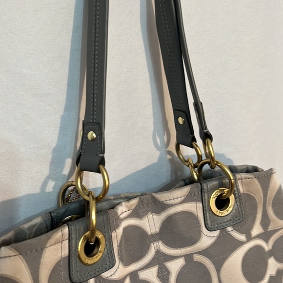 Vintage Coach Penelope Stylish Classic Gray Silver Monogram Signature Purse - Picture 9 of 13